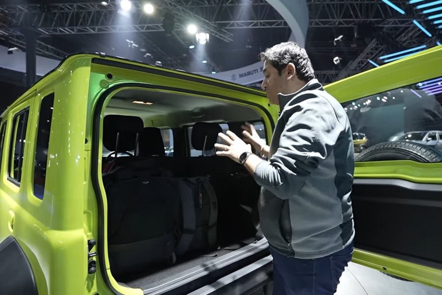 Suzuki Jimny 5 Pintu, Alasan Mobil Ini Diburu di Pasar Otomotif Indonesia