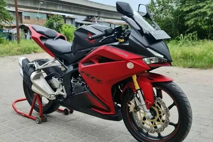 Daftar Perbedaan Spek Yamaha R25 2024 Malaysia dan Indonesia