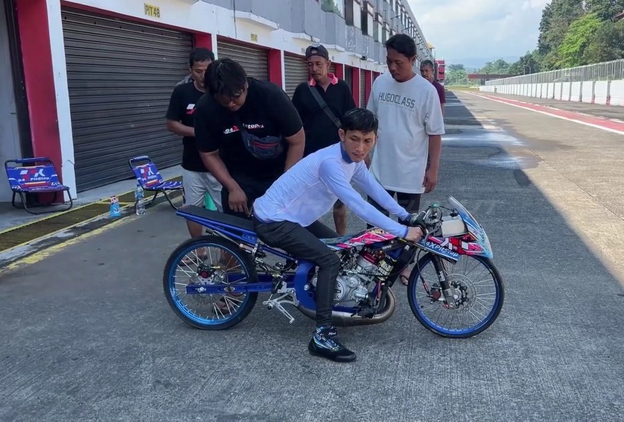 94x Pitstop Racing, Aden Lintar