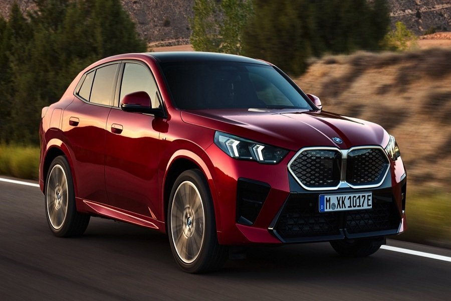 BMW iX2 Revolusi Desain dan Performa Listrik, Kekuatan Terbaru dari BMW!