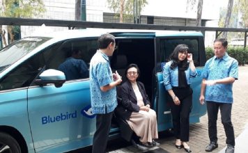BlueBird Group Luncurkan Lifecare Taxi Taksi Khusus Kaum Difabel dengan Kenyamanan Toyota Voxy