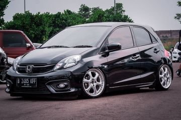 Daftar Harga dan Spesifikasi Mobil Bekas Honda Brio 2014