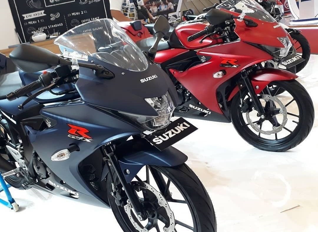 Adik Suzuki GSX-R150 Mengusung Warna Baru yang Menawan