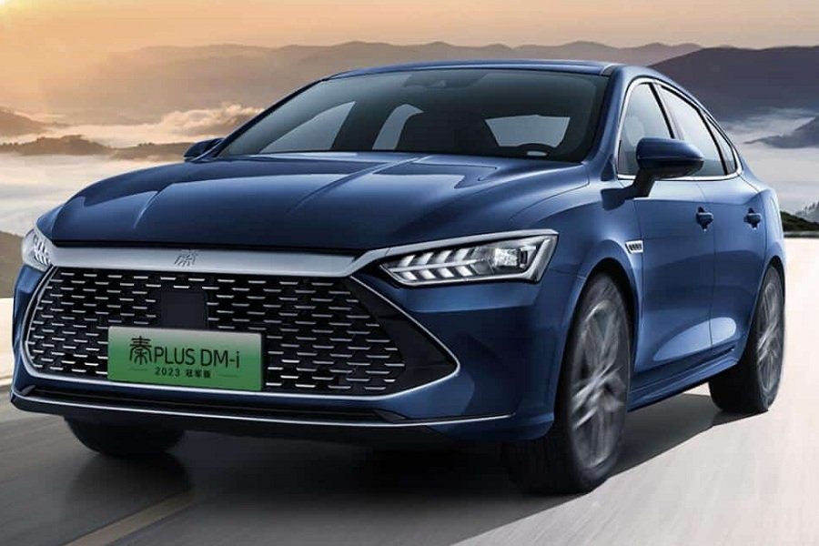 BYD Qin L! Sedan Hybrid PHEV Tiongkok dengan Jarak Tempuh Luar Biasa hingga 2.400 Km Sekali Isi!