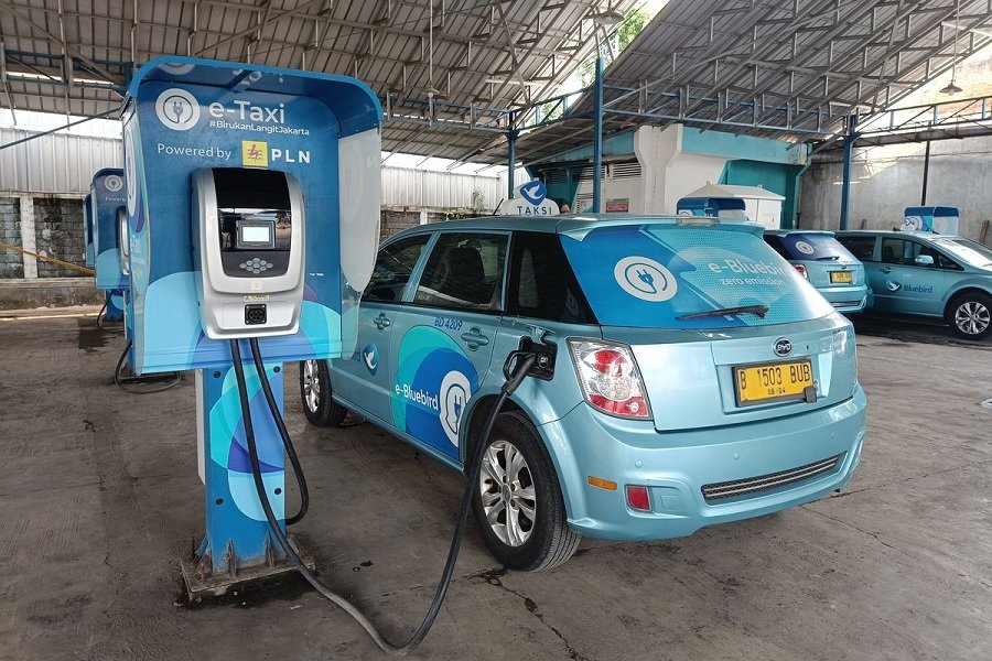Bluebird Melangkah ke Masa Depan Taksi Listrik Terbaru Membawa Era Mobilitas Hijau!