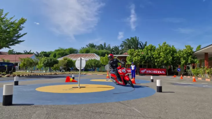 Astra Honda Hadirkan Safety Riding Lab di SMK Paba Binjai!