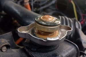 Cara Tepat Mengatasi Overheat Mobil!