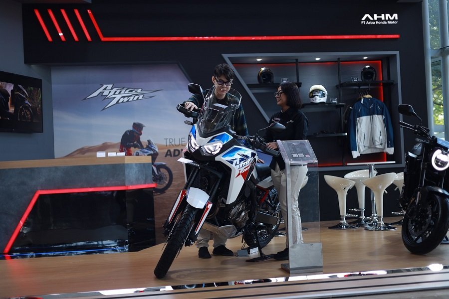 Honda EM1 e Teknologi Terbaru yang Memukau di GIIAS 2024!