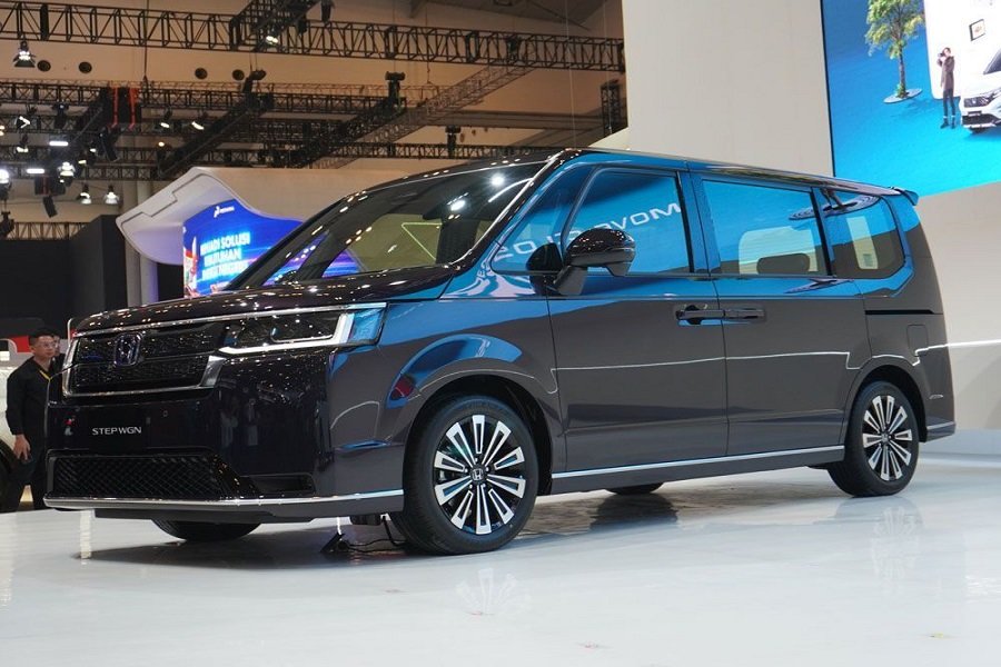 Honda Step WGN eHEV MPV Hybrid Terbaru untuk Indonesia!Honda Step WGN eHEV MPV Hybrid Terbaru untuk Indonesia!