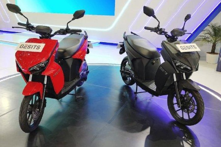 Intip Kehebatan Gesits Raya! Motor Listrik Lokal dengan Akselerasi Cepat dan Jarak Tempuh Impresif