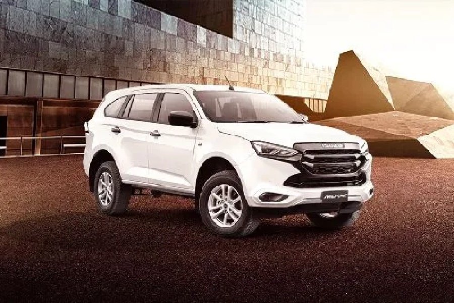 Isuzu MU-X 2024 Tampil Agresif! Penyegaran Total dan Fitur Canggih Siap Taklukkan Jalanan