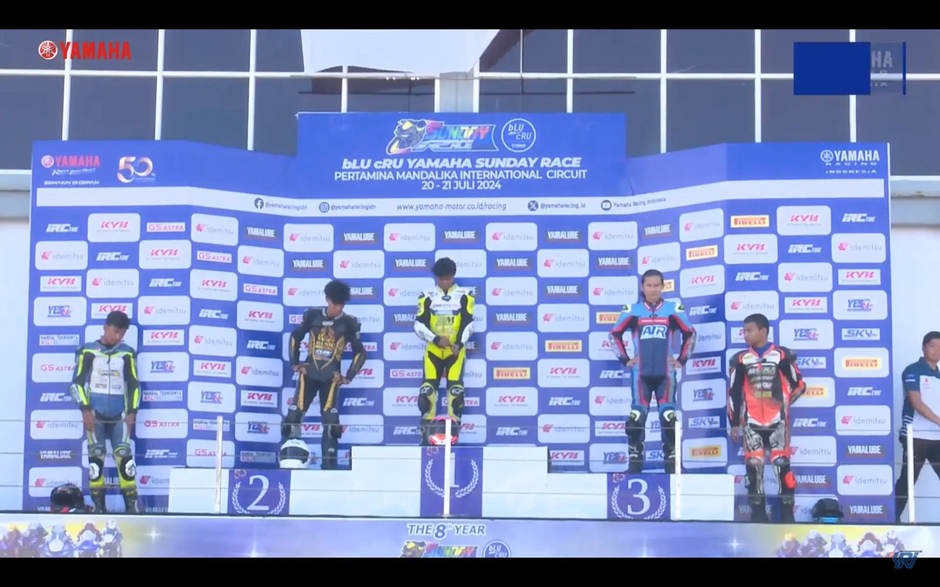 Juara 1, 2, dan 3 Kelas R15 Pro Community A bLU cRU Yamaha Sunday Race 2024