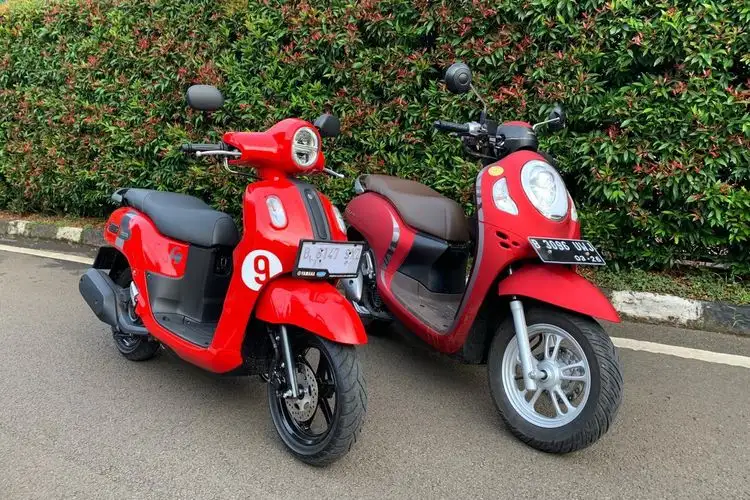 Lebih Worth it mana Honda Scoopy atau Yamaha Fazzio