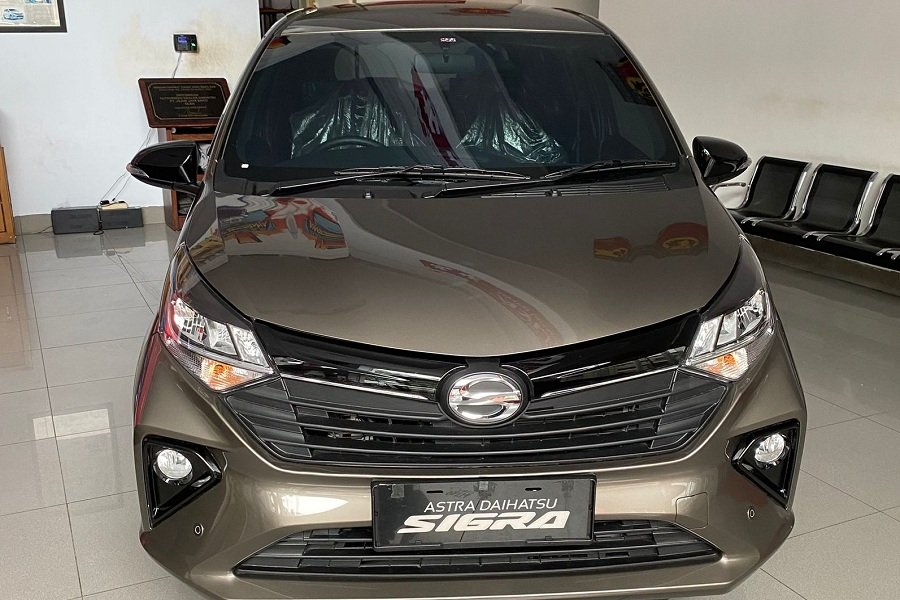 Mengapa Daihatsu Sigra Jadi Mobil Terlaris di 2024? Jawabannya Akan Mengejutkan Anda!