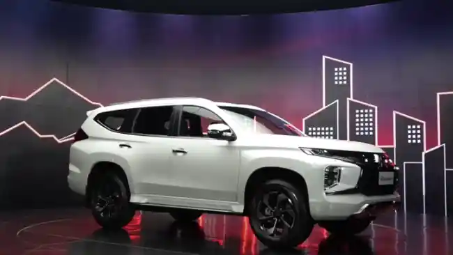 Pajero Sport 2024 SUV Fresh dengan Teknologi Canggih di GIIAS 2024!