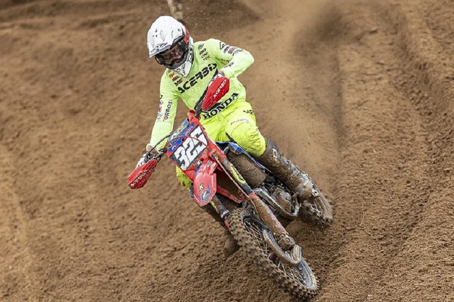 Prestasi Gemilang Adel dan Arsenio Raih Poin Perdana di MXGP Lombok 2024!