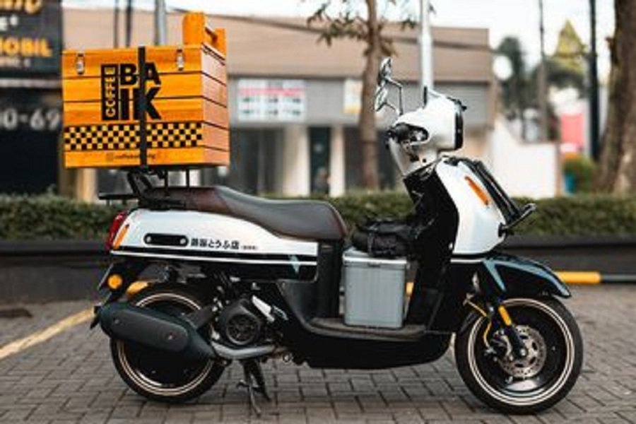 Sentuhan Anime Initial D di Yamaha Grand Filano! Kreasi Mengagumkan dari Joe Motoblast