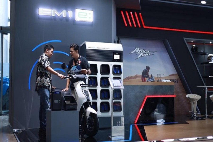 Sambut Era Elektrifikasi! AHM Hadirkan Motor Listrik Honda EM1 e: dan Produk Unggulan di GIIAS 2024