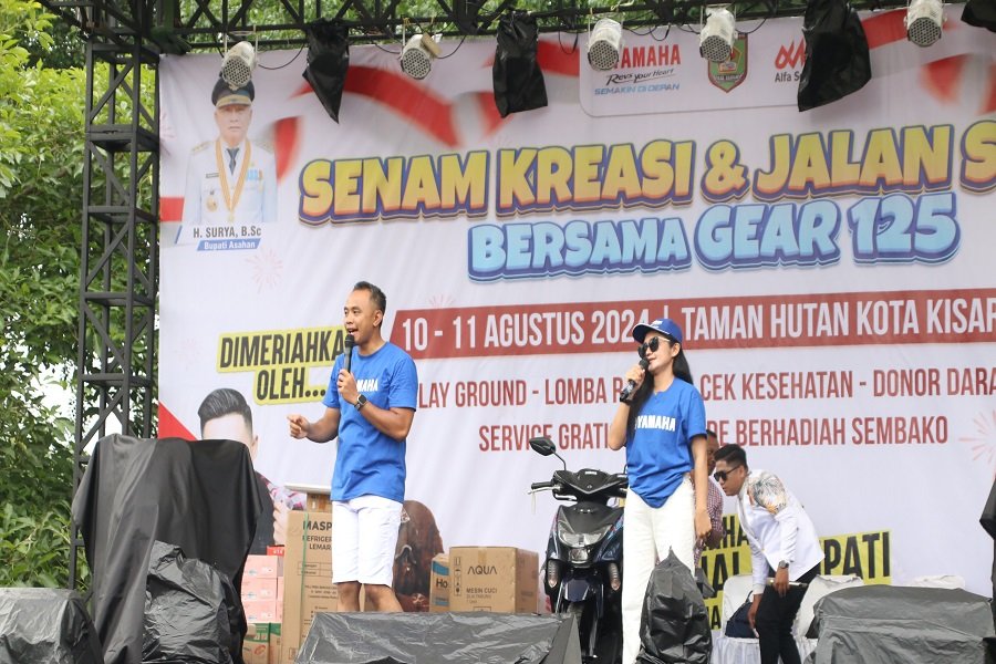 Senam Yamaha Gear 125 Ribuan Rebut Piala Bupati!