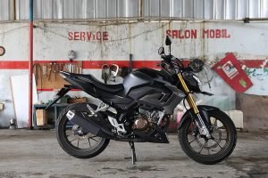 Duel Motor Sport 150cc! Honda CB150R Streetfire vs Yamaha Vixion R 155