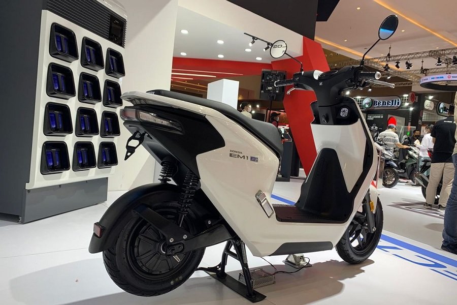 Futuristik! Honda EM1 e Motor Listrik dengan Fitur Canggih dan Harga Terjangkau