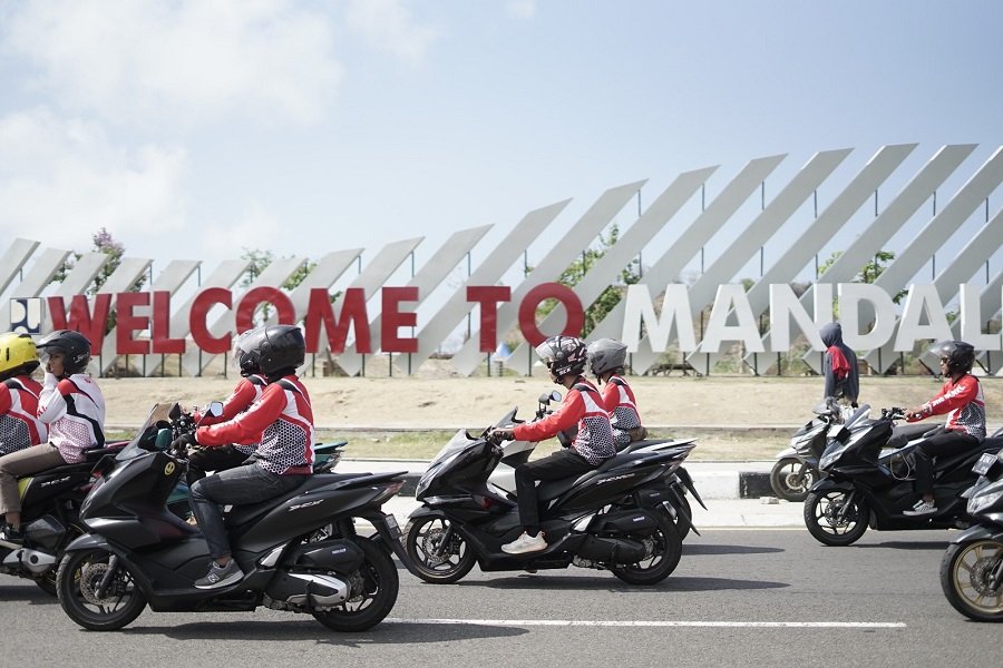 Komunitas Honda PCX Gas ke MotoGP Mandalika 2024 Touring Seru dan Meet & Greet!