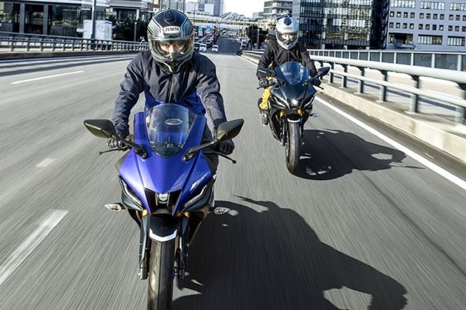 Yamaha YZF-R125 vs R15: Motor Sport Tampang Sama, Harga Beda! Apa Rahasianya?