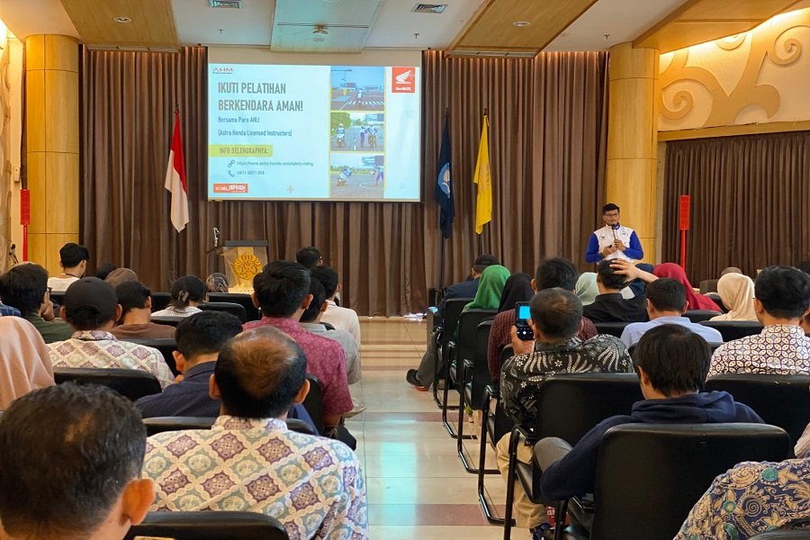 Seminar AHM ‘Slow Down, Life Up’ Anak Muda Bagi Rahasia Berkendara Aman dan Seru!