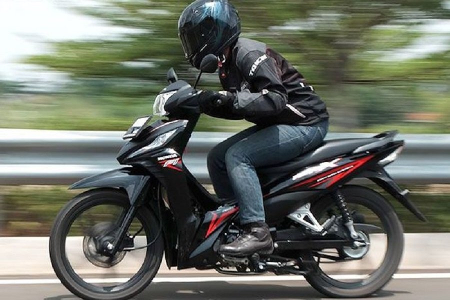 Wow! Honda Revo FI Ternyata Lebih Irit dari Motor Matic Ini Dia Angka Konsumsi BBM-nya!