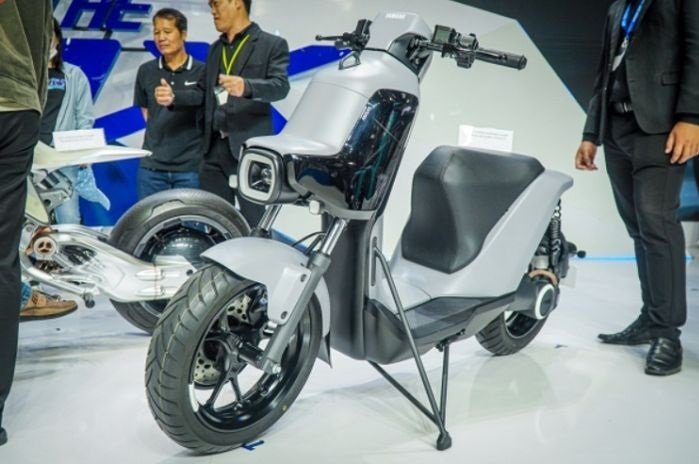 Yamaha ELOVE Debut di VMS 2024 Skutik Listrik Canggih dengan Teknologi Stabilitas AMSAS!