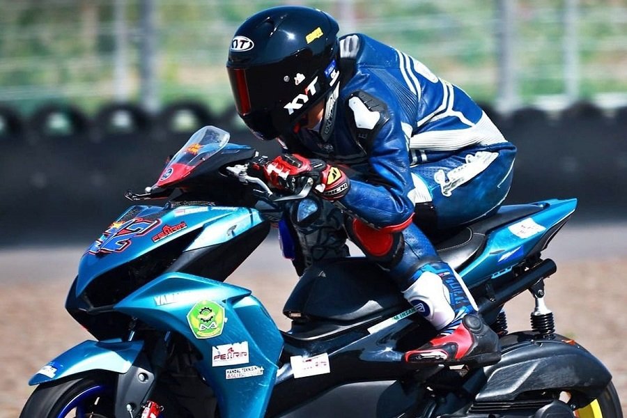 Bikin Takjub! Tim Balap SMK Insan Mulia Tak Terbendung di Yamaha Sunday Race!