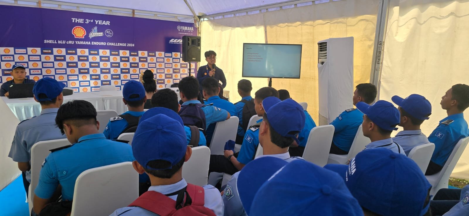 Coaching Clinic untuk Siswa SMK Belajar Tentang Pentingnya Pelumasan Mesin