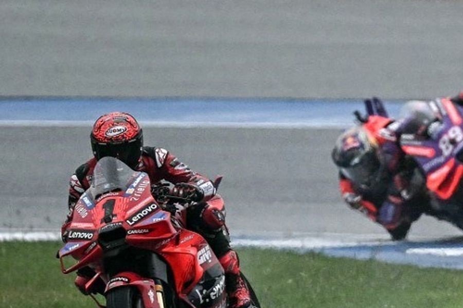 Duel Epic! Bagnaia dan Martin Bertarung Sengit di MotoGP Malaysia 2024!