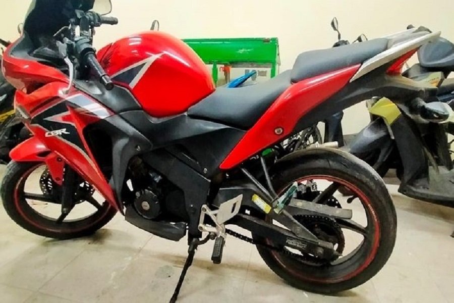 Gila! Dapatkan Honda CBR 150 2012 Hanya Rp 4 Jutaan di Lelang! Buruan Sebelum Kehabisan!