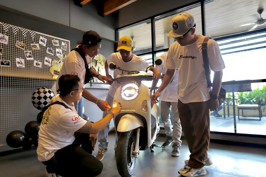 Wow! New Honda Scoopy Hadir dengan Gaya Berkendara Fashionable, Bikin Kamu Tampil Beda di Bali!