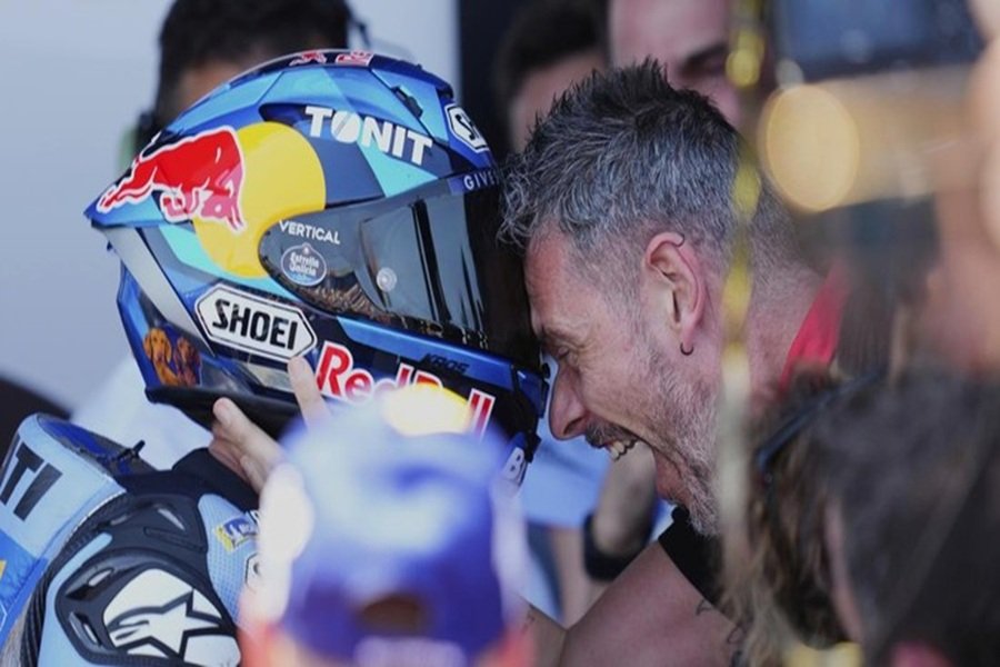 Melihat Marc Marquez Jatuh