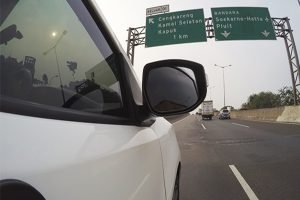 5 Tips Aman Berkendara di Jalan Satu Jalur, Hindari Masalah dan Tetap Nyaman
