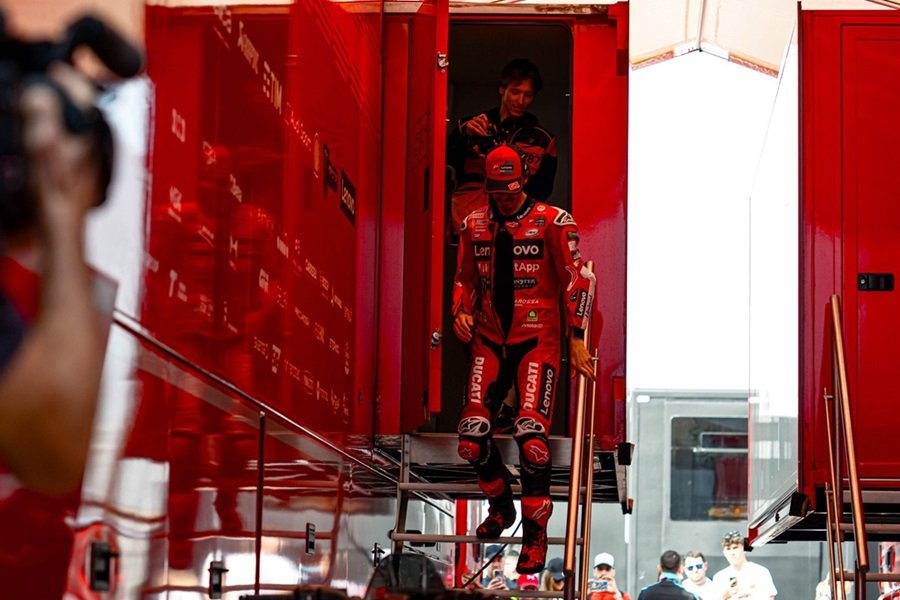Francesco Bagnaia Diterpa Tekanan, Tapi Tak Akan Tinggalkan Ducati