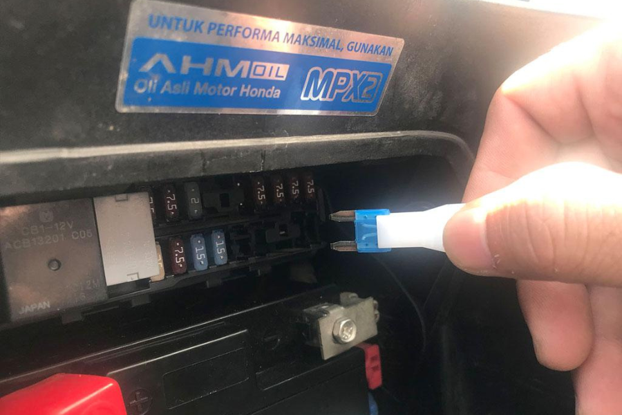 Fuse pada Sepeda Motor Honda
