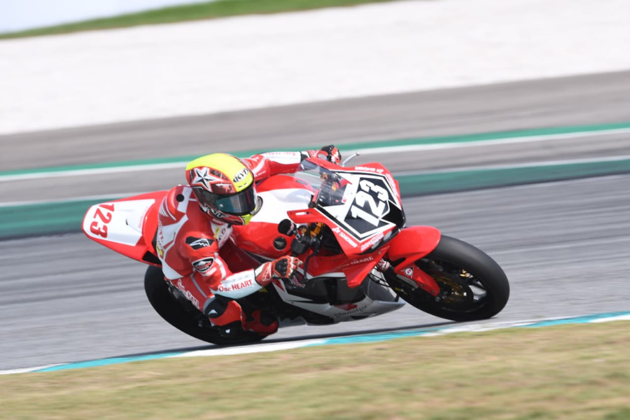 Rheza Danica Ahrens Bangkit di Sepang