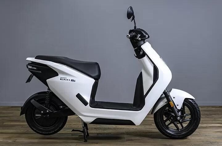 Perawatan Honda EM1 e