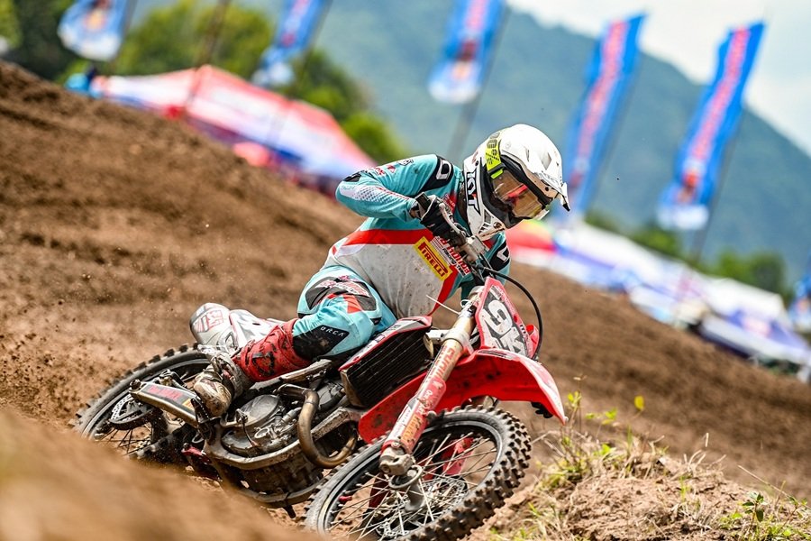 Arsenio dan Honda CRF250R Siap Guncang Sirkuit Akmil! Bidik Podium di Kejurnas Motocross 2025 Seri Magelang!