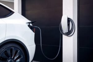 Tips aman tinggalkan mobil listrik