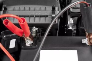 Jangan Diamkan Mobil Terlalu Lama! Ini Cara Sederhana Cegah Aki Soak