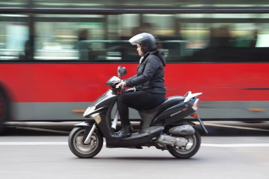 Awas! Ban Motor Goyang Bisa Picu Kecelakaan, Ini 9 Penyebab dan Cara Mengatasinya
