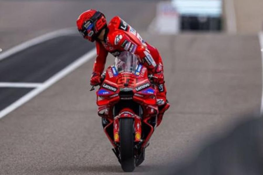 Wow! Carlos Checa Ungkap Rahasia Dominasi Marc Marquez di MotoGP 2025: Semua Aspek Dikuasai!