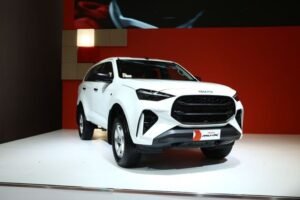 Melotot di GIIAS 2025! New Isuzu mu-X 4WD Siap Jegal Fortuner dan Pajero Sport dengan Wajah Baru