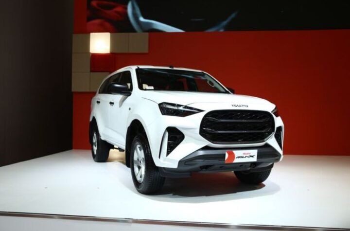 Melotot di GIIAS 2025! New Isuzu mu-X 4WD Siap Jegal Fortuner dan Pajero Sport dengan Wajah Baru