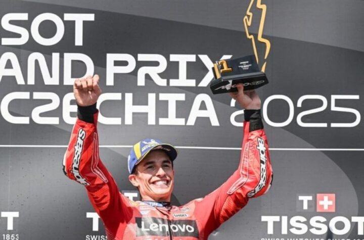 Jorge Lorenzo Bongkar Ketegangan Panas dengan Rossi & Ungkap Titik Lemah Marquez yang Bikin Dirinya Juara Dunia 2025