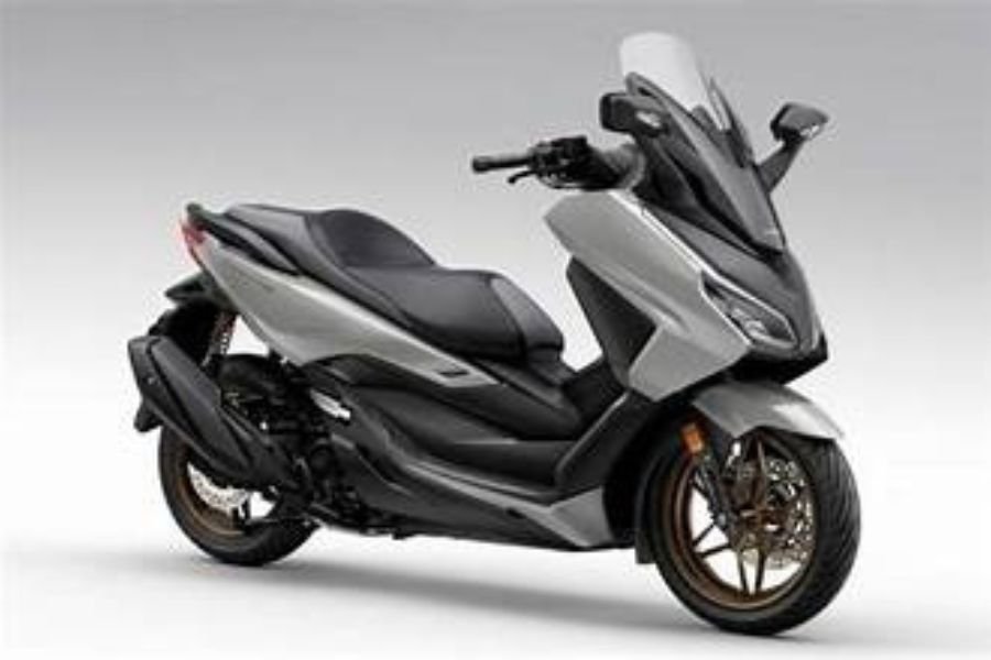 Kelebihan Honda Forza 250 2025: Skutik Premium yang Nyaman, Bertenaga, dan Stylish